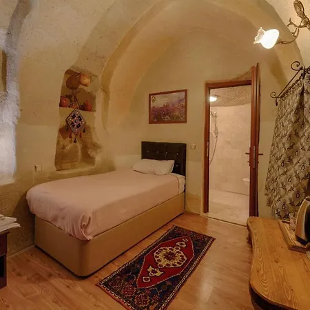 Avlu Cave House *