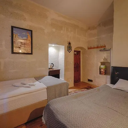 Готель Avlu Cave House Гьореме