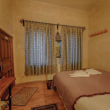 Avlu Cave House Готель