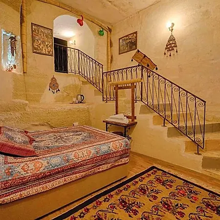 Avlu Cave House *