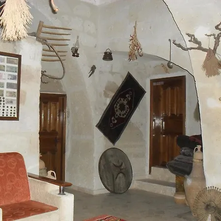 Готель Avlu Cave House Гьореме