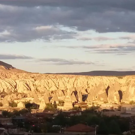 Avlu Cave House Готель *