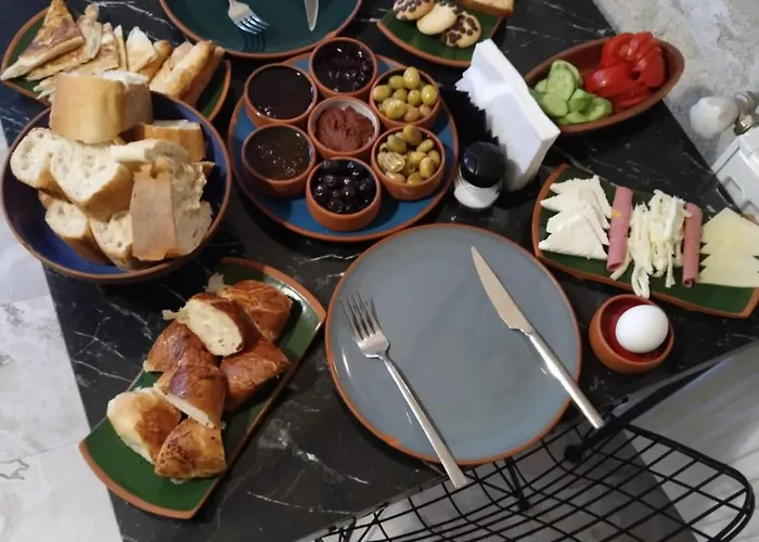 Ξενοδοχείο Avlu Cave House *